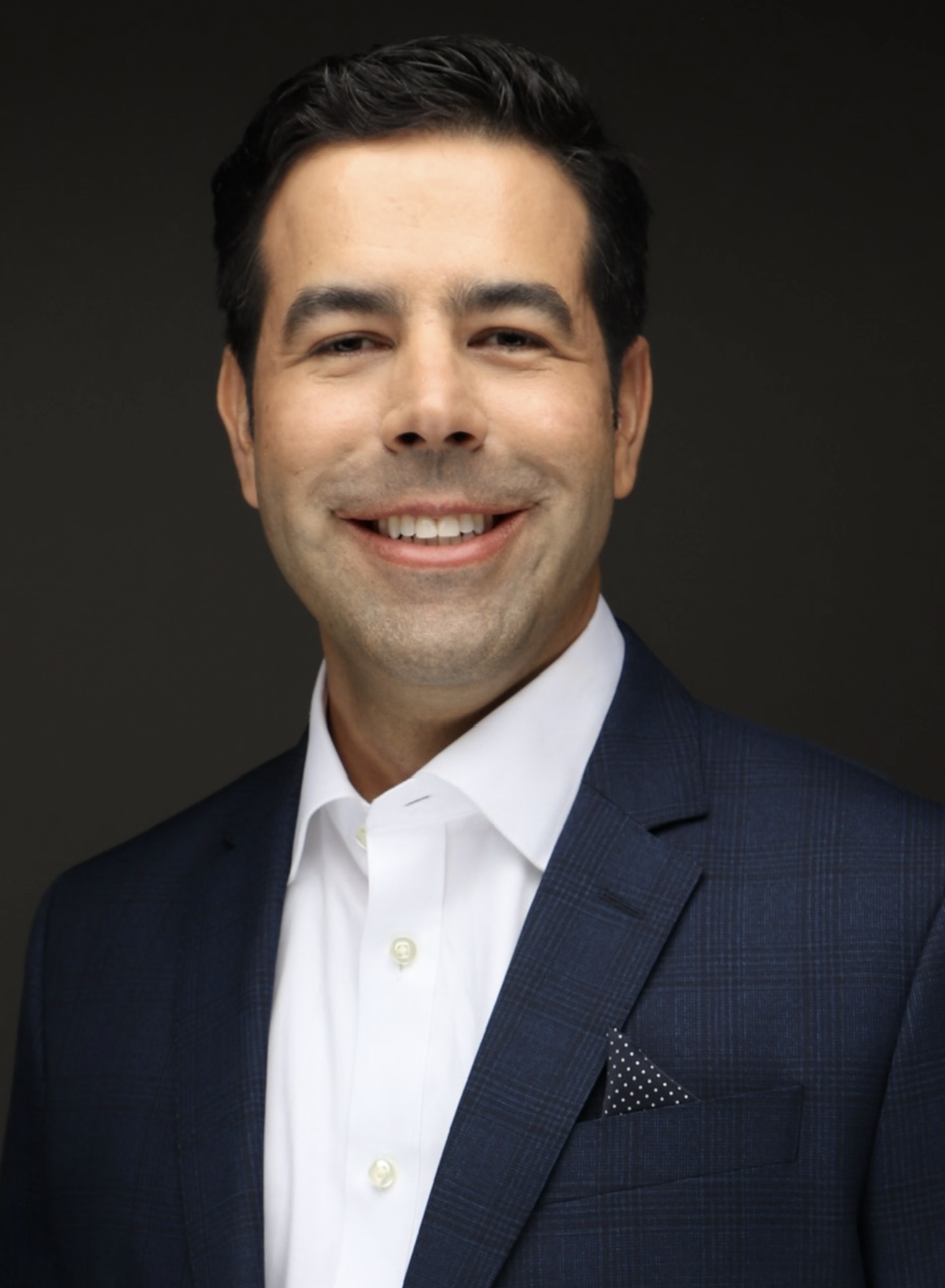 Daniel Vasconcelos, Founder & Managing Advisor of FCBB Store